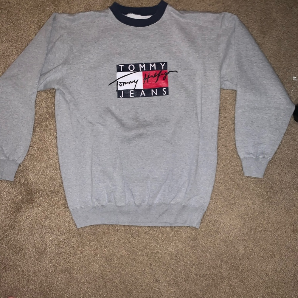 Tommy Hilfiger crewneck sweater (no hood)